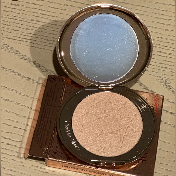 Charlotte Tilbury Glow Glide Face Architect Highlighter - Champagne Glow - NWT - Picture 2 of 3